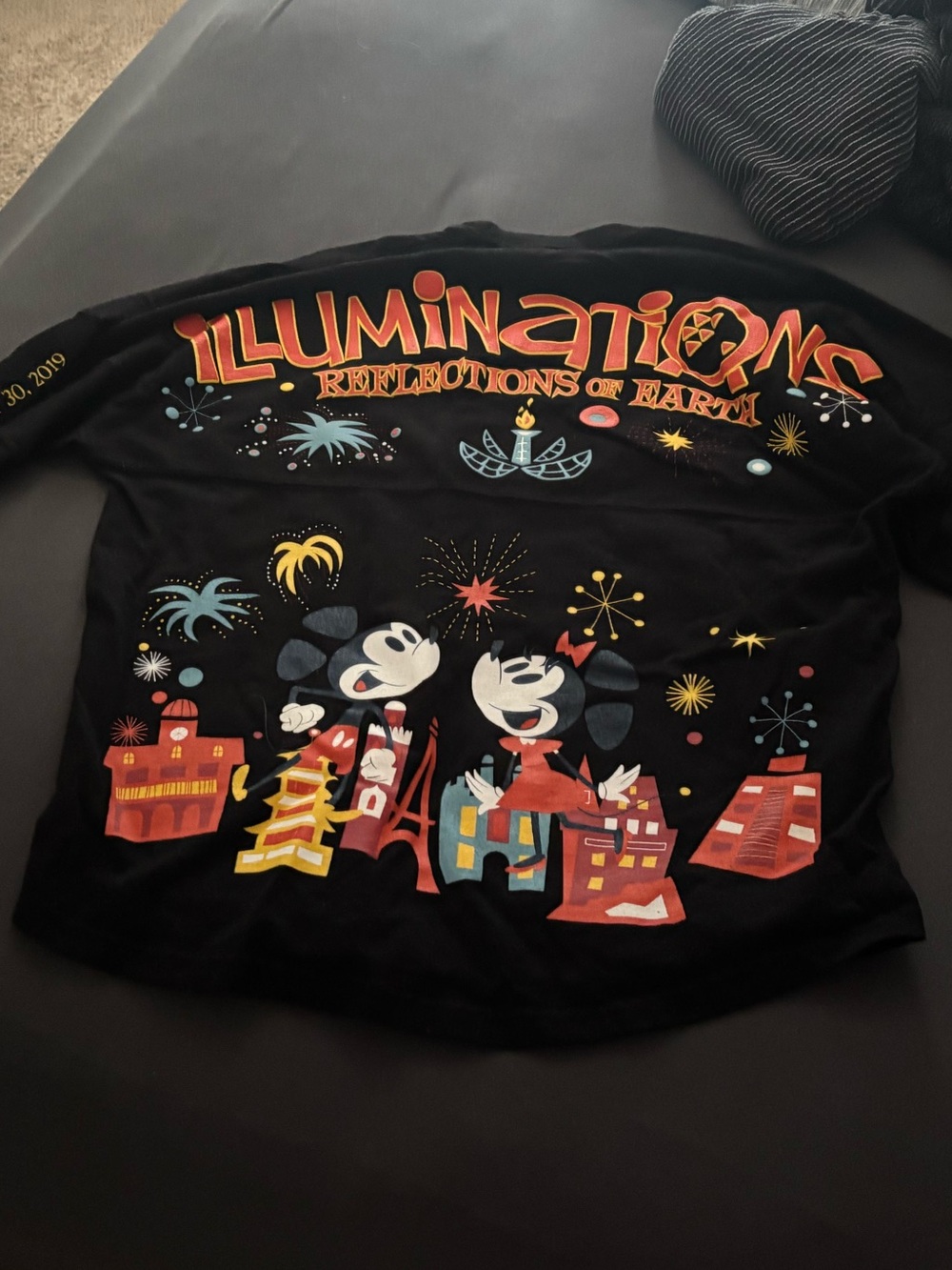 EUC Epcot Illuminations Final Farewell 2019 Spirit Jersey size small